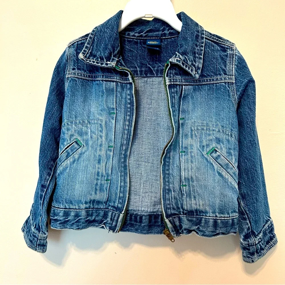 OshKosh B’Gosh Girls‎ size 4 zip up Jean Jacket